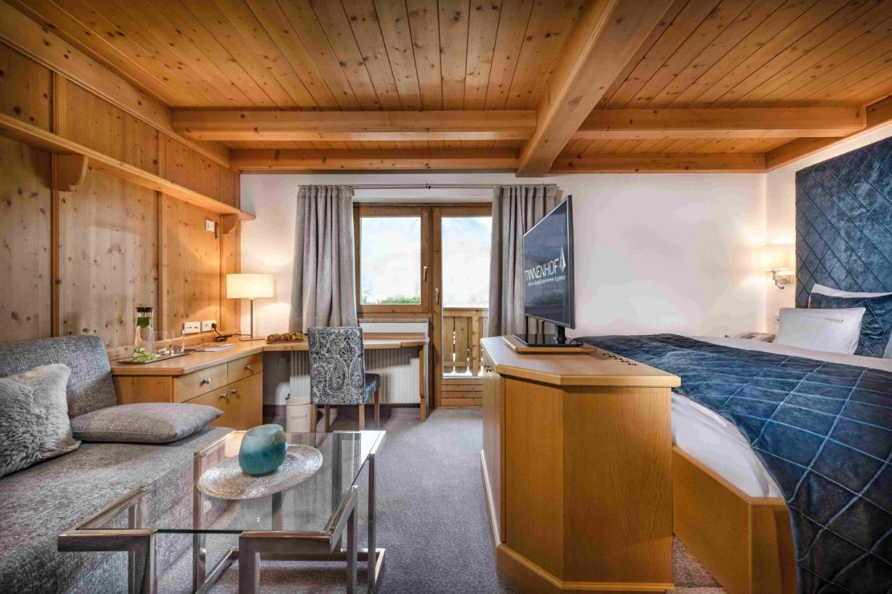 Deluxe Double Room Shower