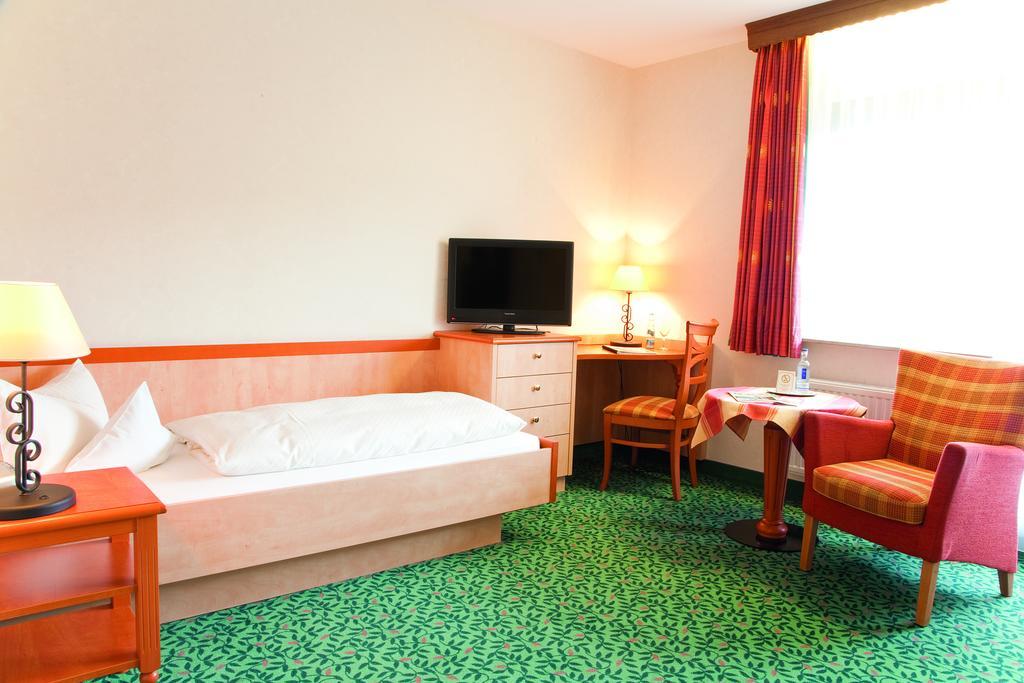 Single Room,1116704691:JPEG