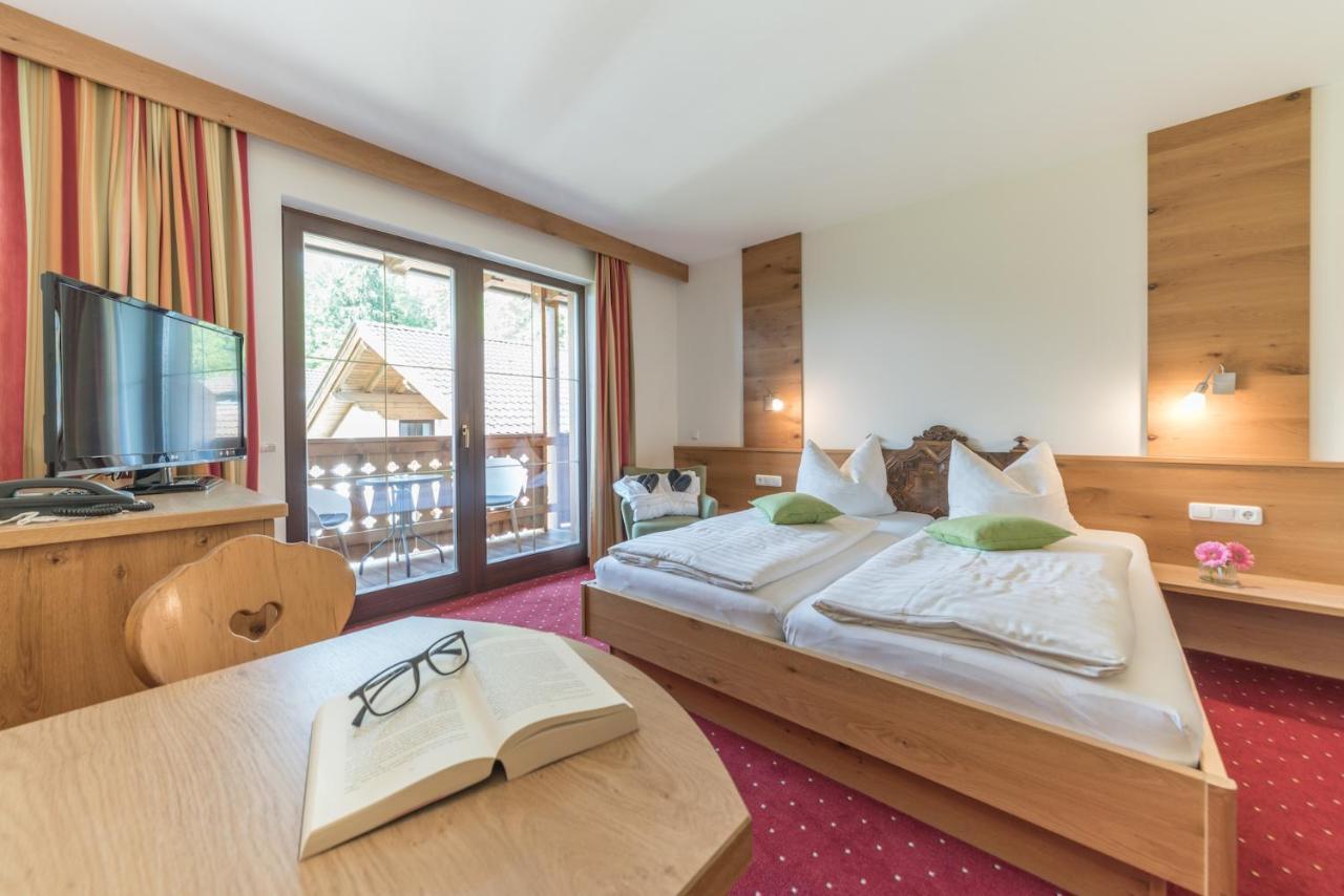 Deluxe Double Room with Balcony,1118603430:JPEG
