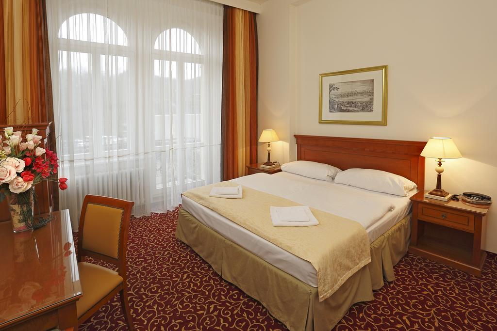 Comfort Doppelzimmer mit Balkon und Blick auf die Promenade