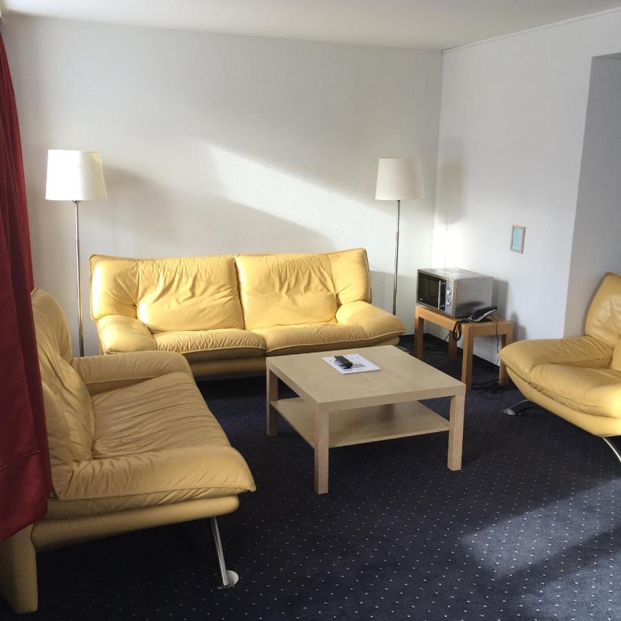 Three-Bedroom Apartment,1194137944:JPEG