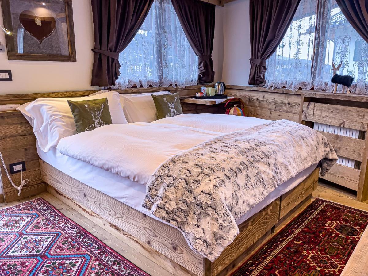 Deluxe Romantic Double Room,1347537542:JPEG
