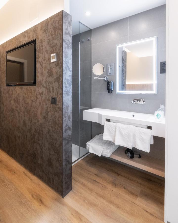 Quarto Duplo com Cama Extra