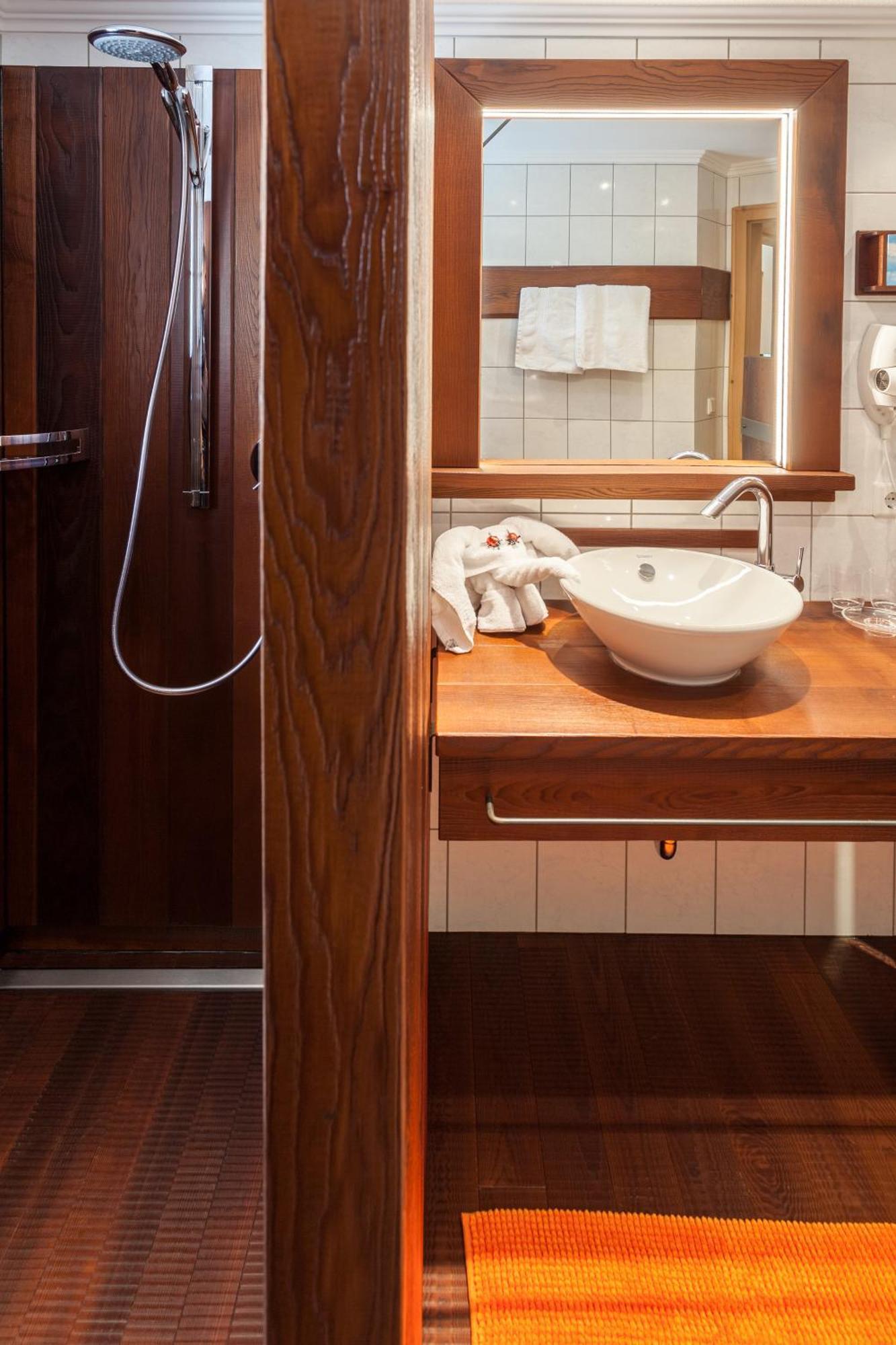 Double Room,1499617777:JPEG