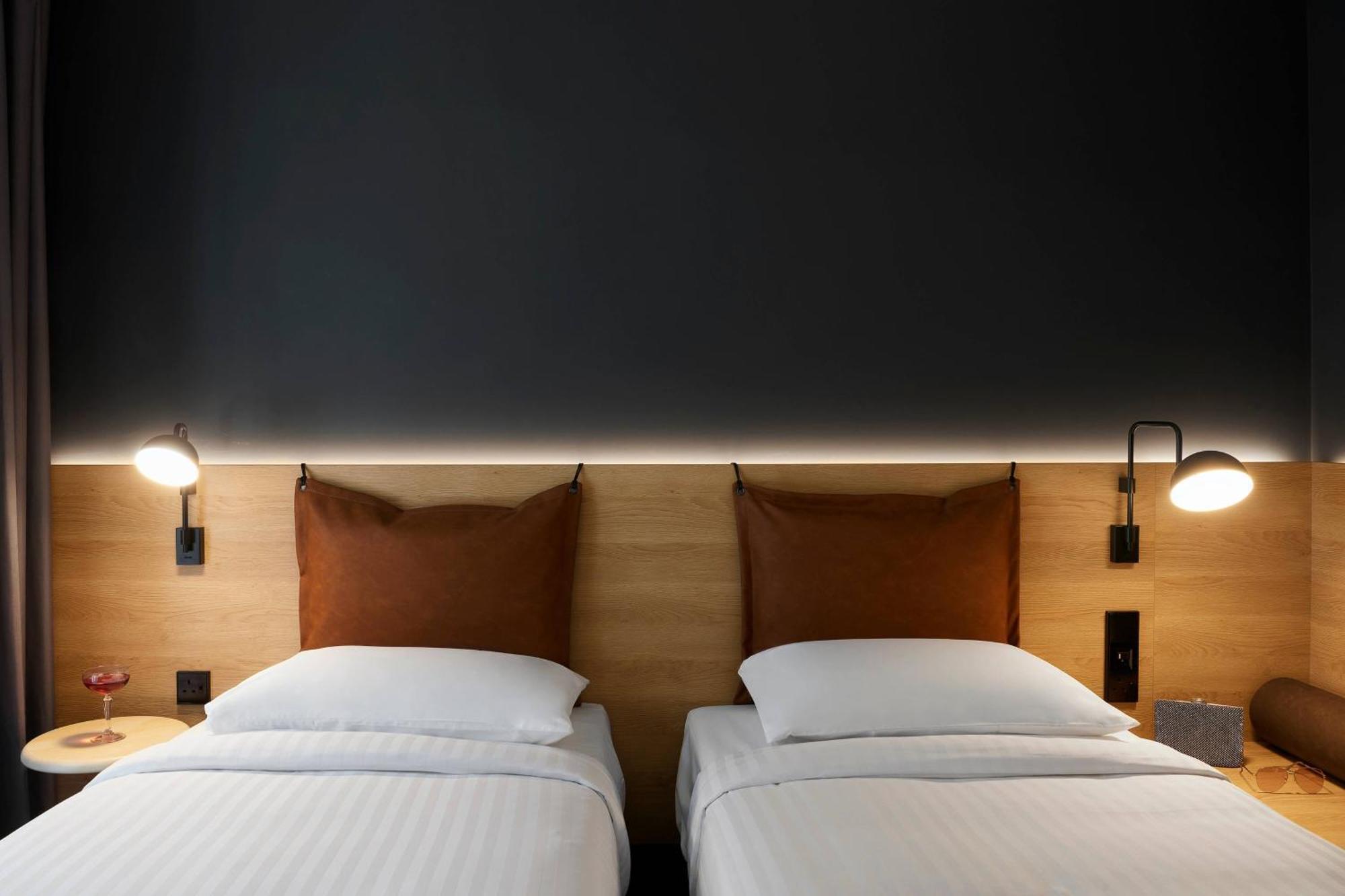 Moxy Twin Room