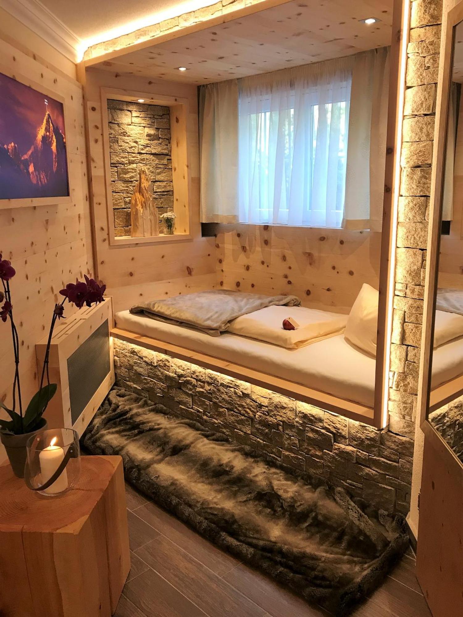 Deluxe Single Room,1559563723:JPEG