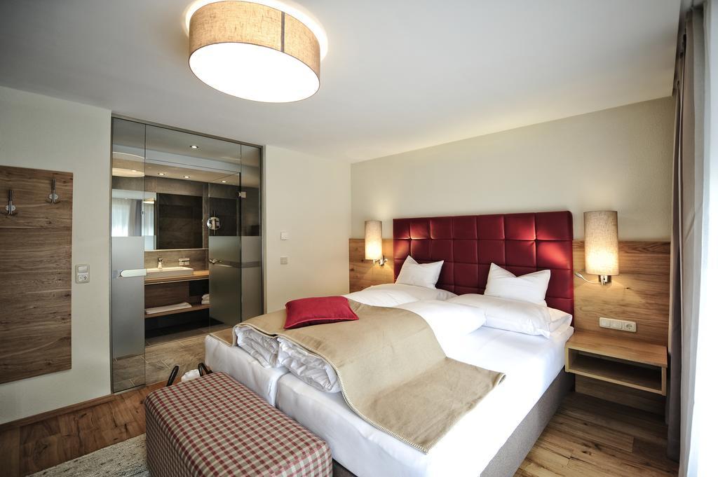 Deluxe Two-Bedroom Apartment,168076548:JPEG