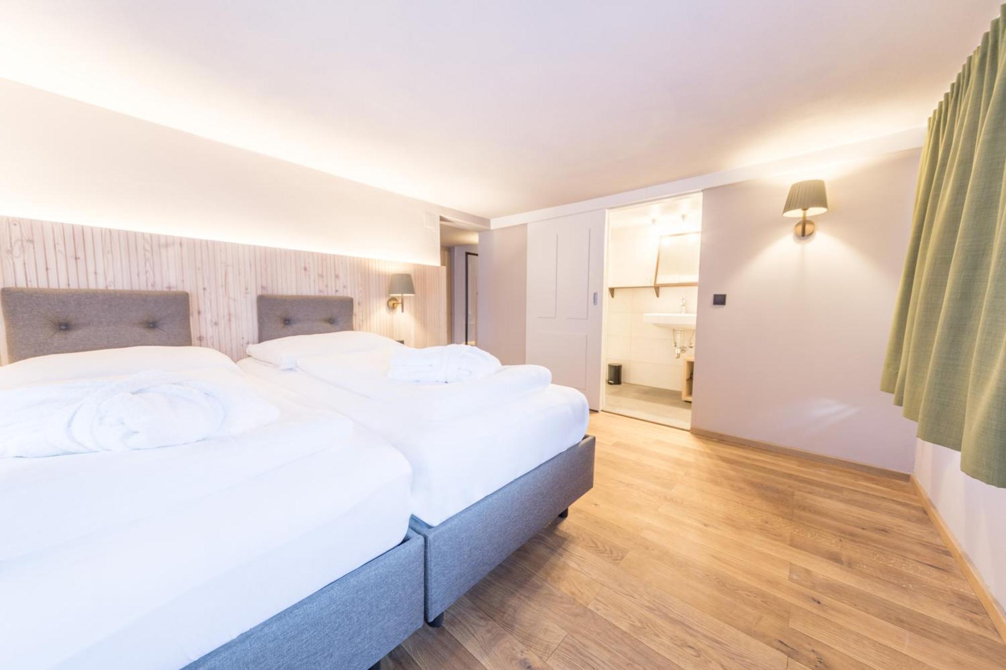 Classic Quadruple Room,1587504743:JPEG