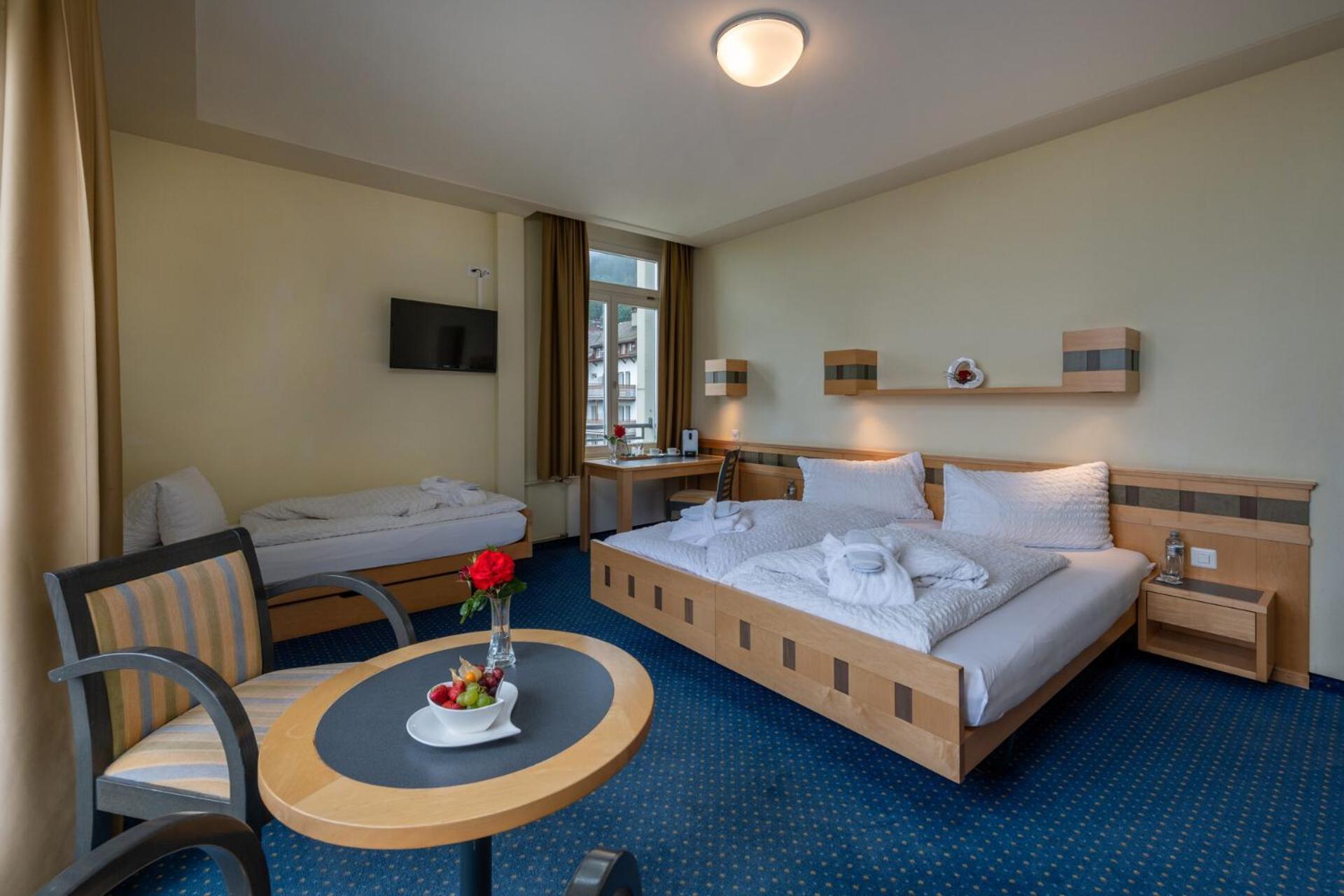 Triple Room,685207947:JPEG