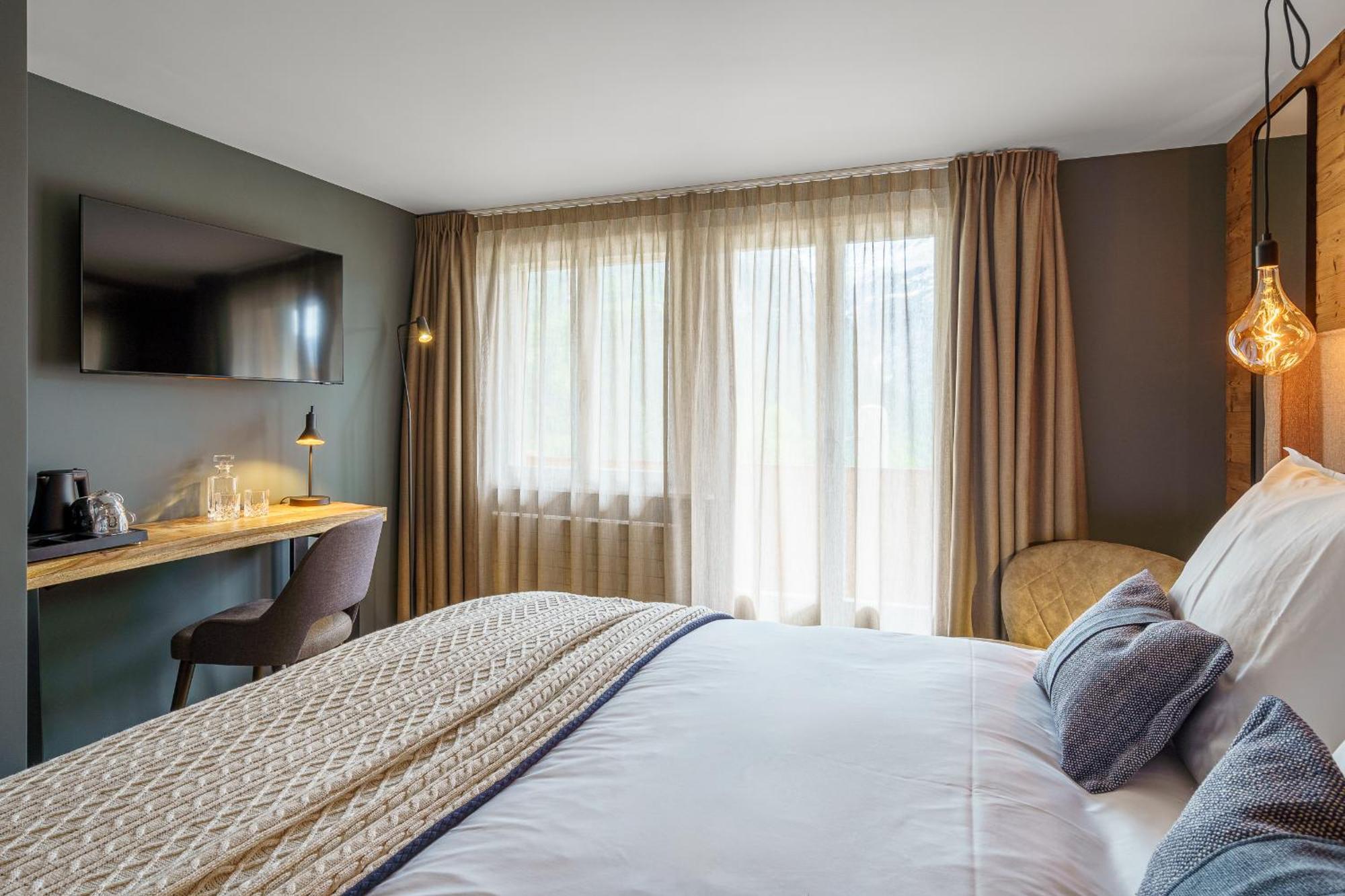 Double Room Mountain View