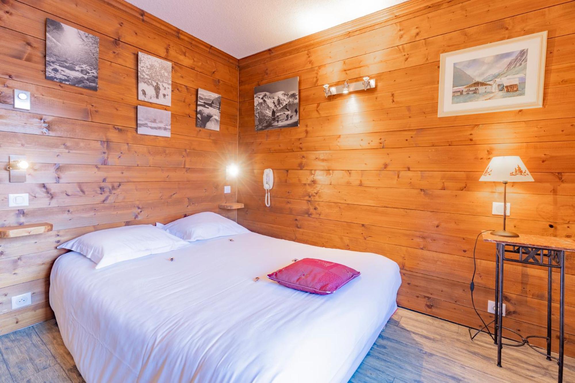 Doppelzimmer mit Badewanne