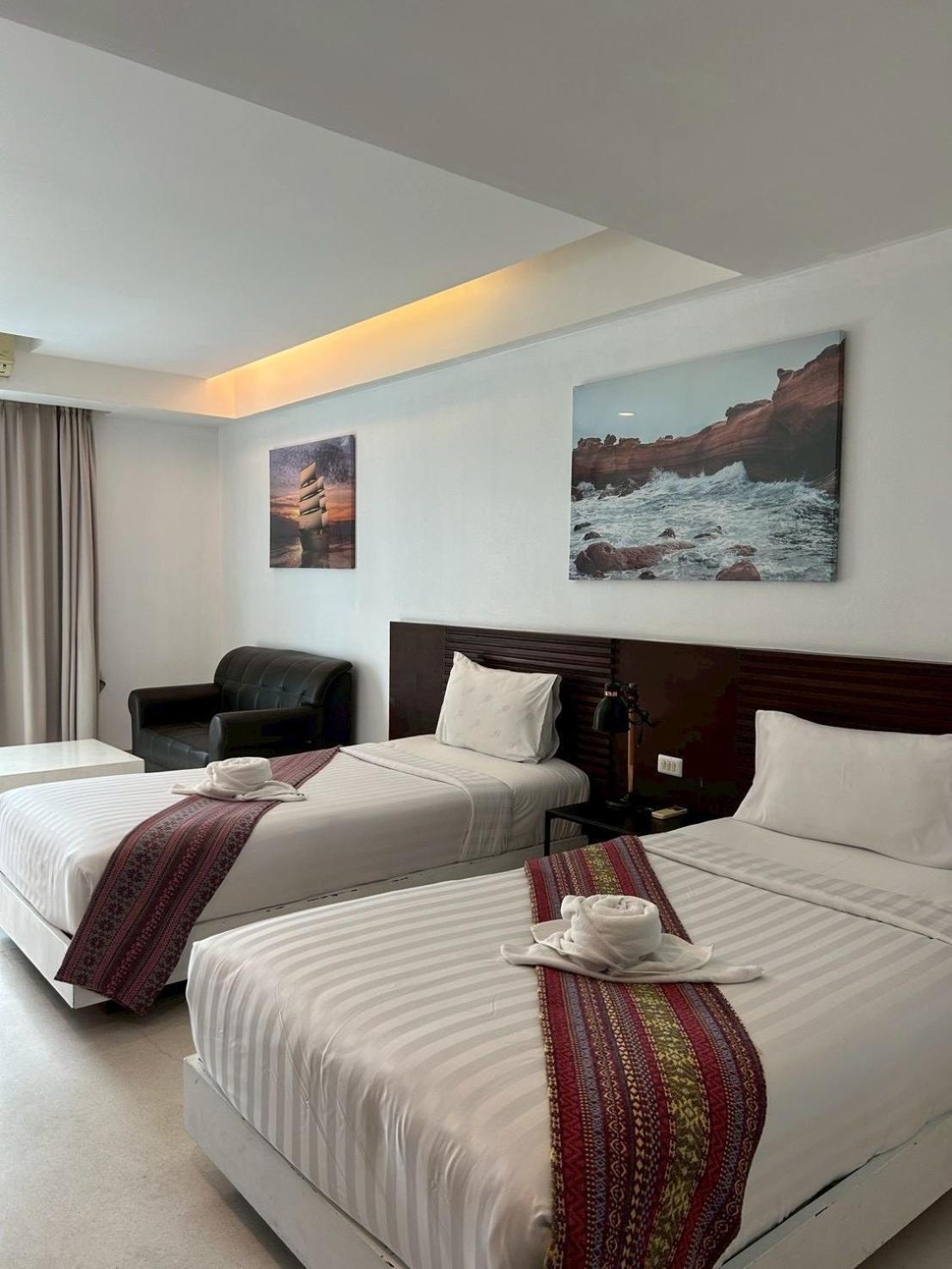 Deluxe Twin Room,1733283513:JPEG