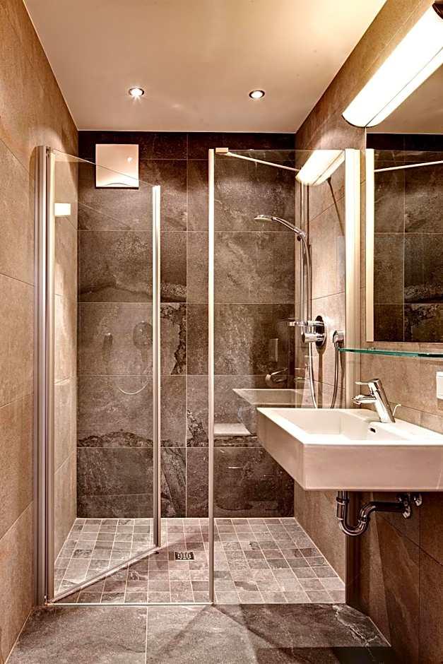 Superior Three-Bedroom Apartment