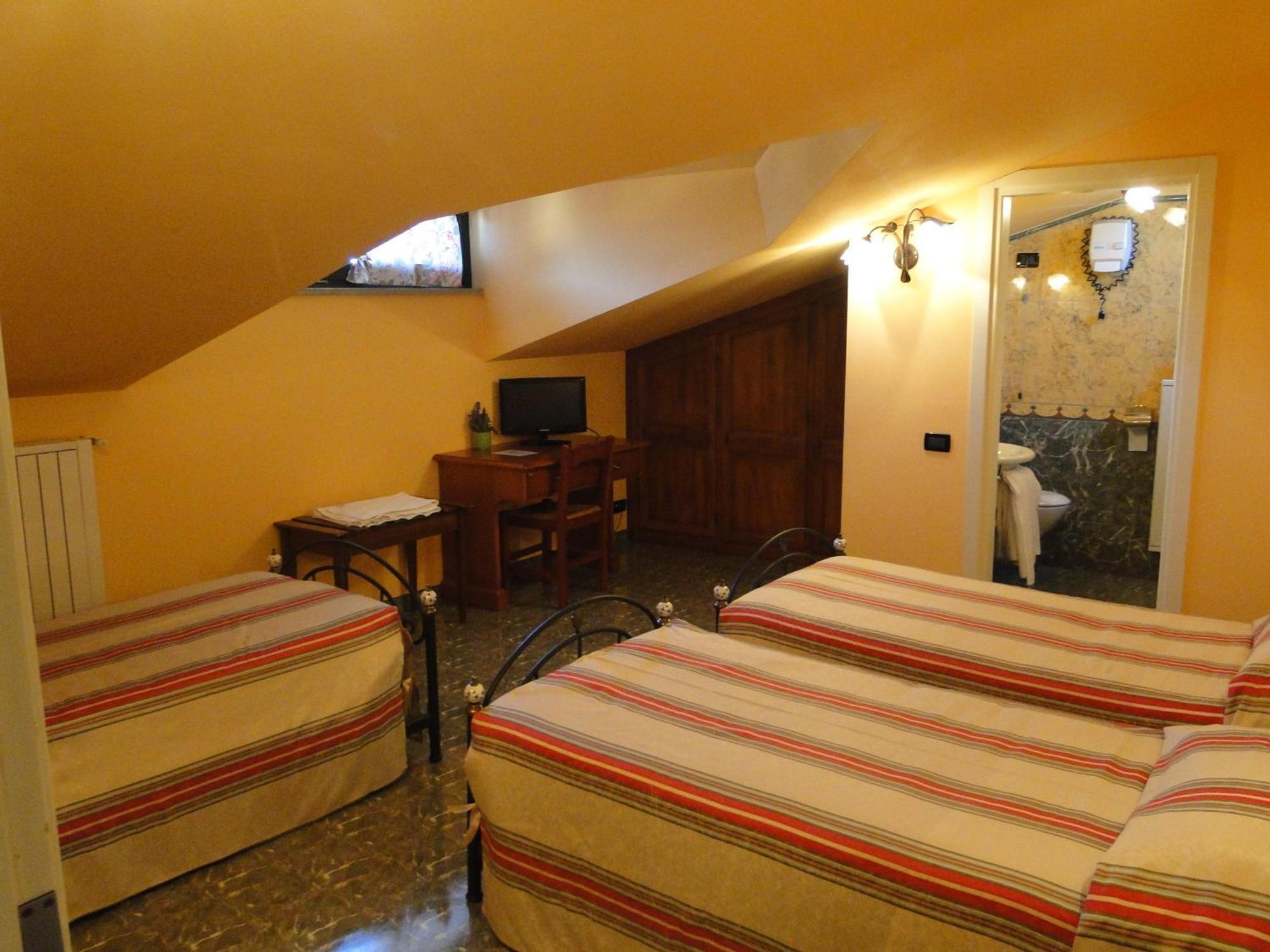 Triple Room,1584627689:JPEG