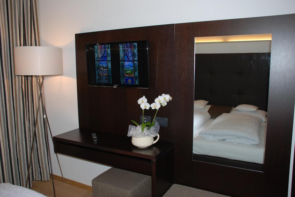 Standard Apartment mit Balkon