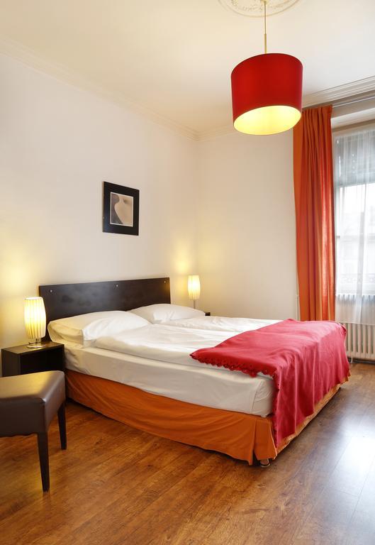 Standard Zimmer mit Kingsize-Bett