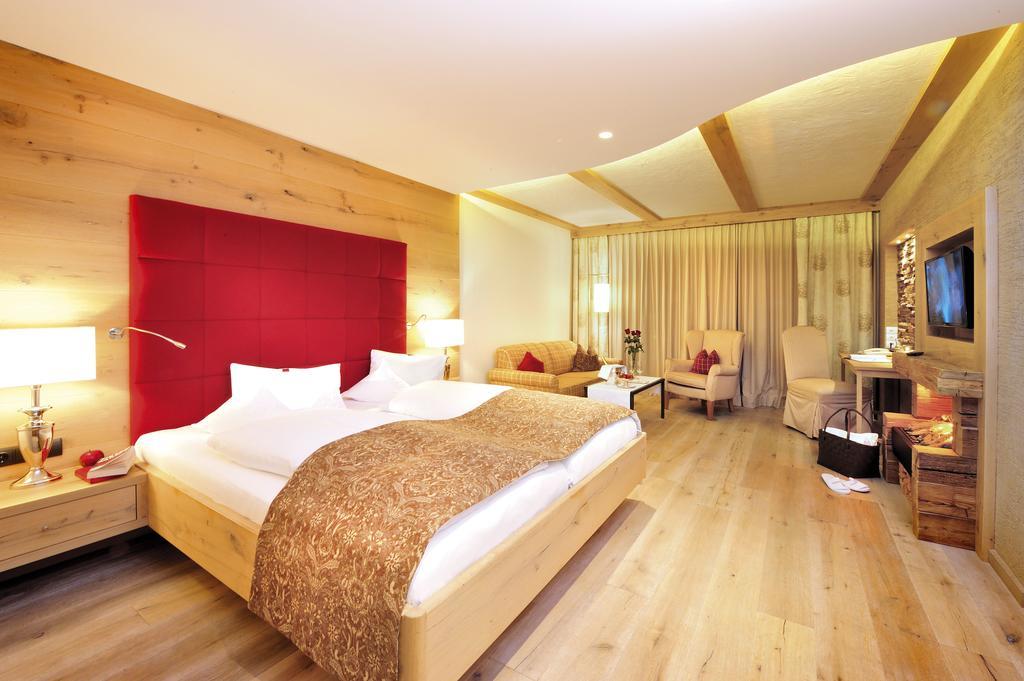Large Double Room,451473327:JPEG