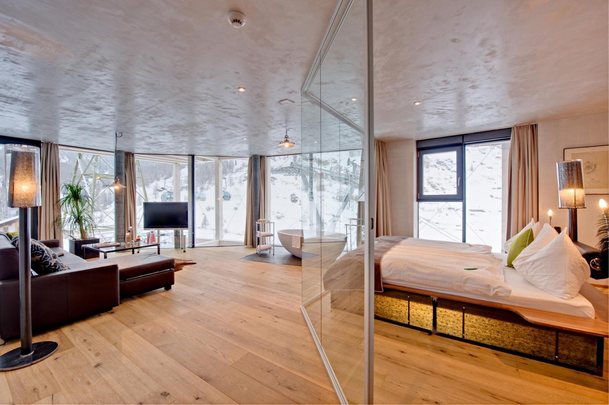 Suite 50