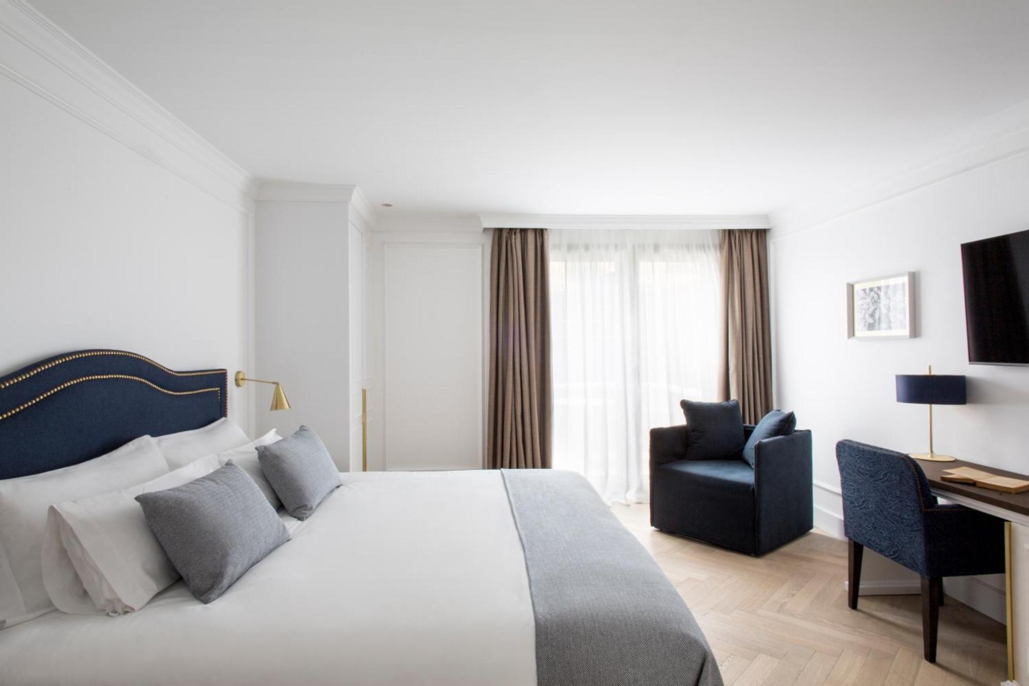 Suite with Terrace,704529580:JPEG
