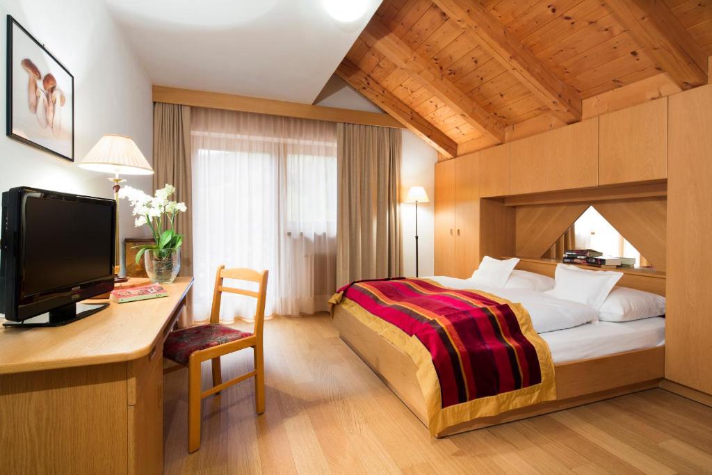 Double Room with Balcony,44562478:JPEG