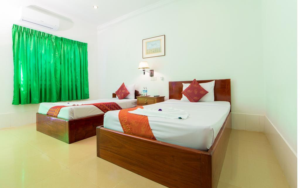 Twin Room with Air-Conditioning