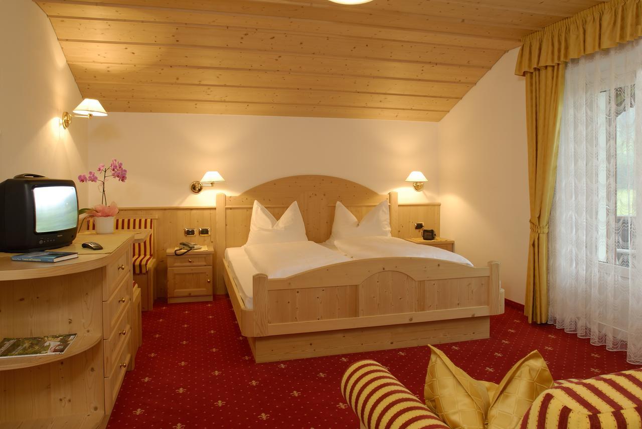 Large Double Room,635477487:JPEG