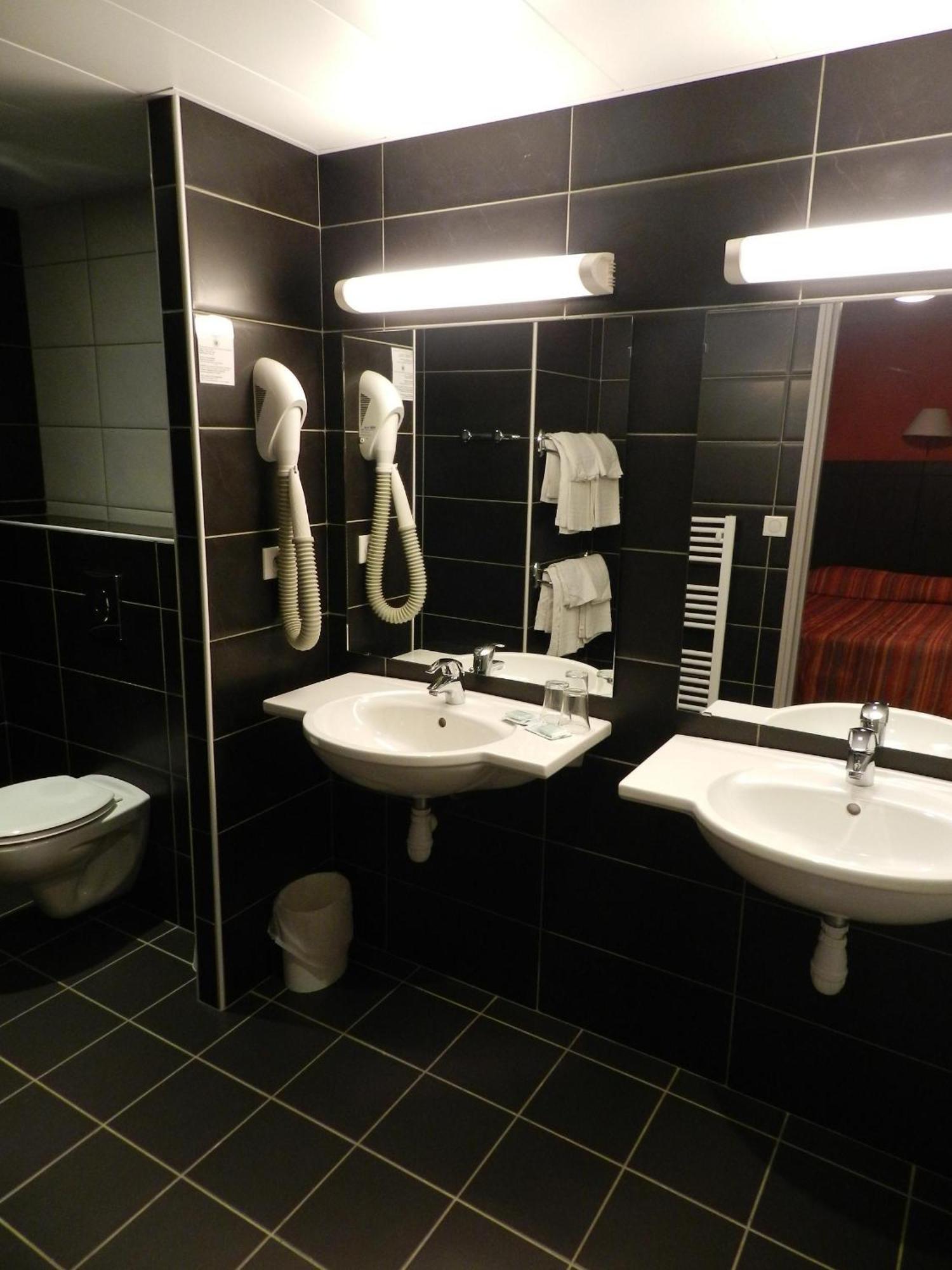 Suite,1079633548:JPEG