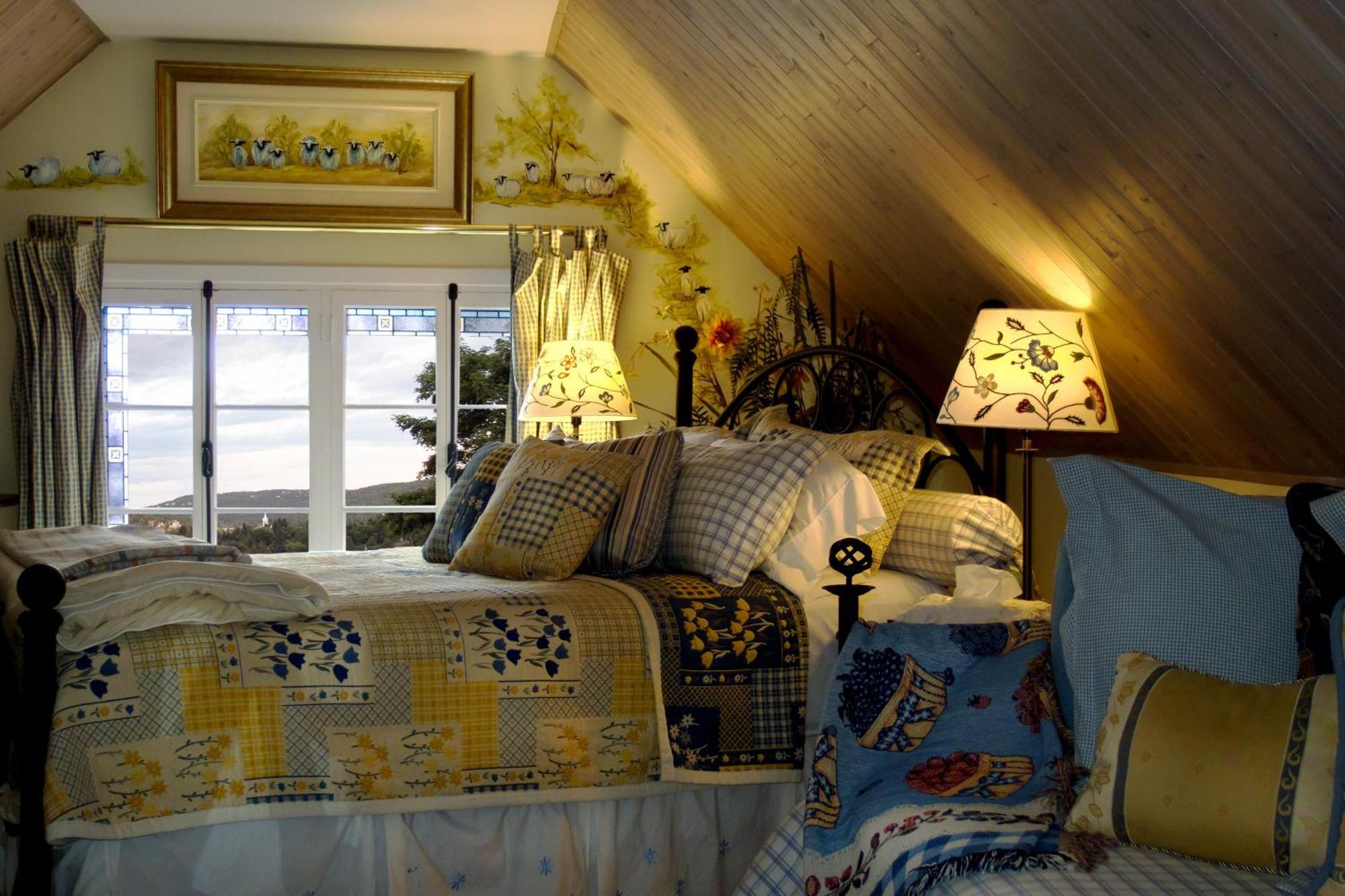 Queen Room,706233157:JPEG