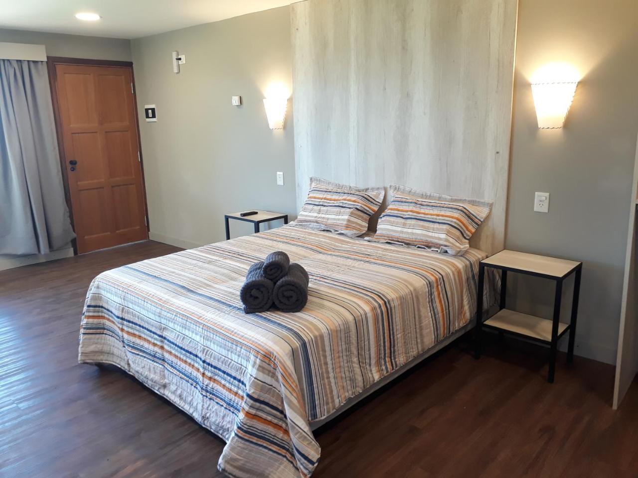Studio Lake View,767326363:JPEG