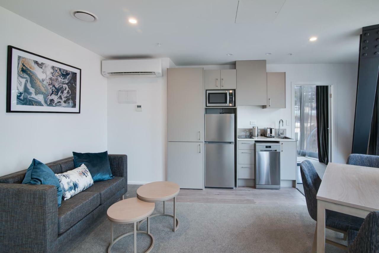 Two-Bedroom Apartment - Lake View,1083096991:JPEG