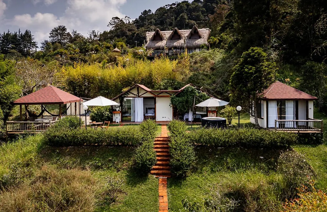 Pietrasanta hotel campestre frente a la represa del Peñol y Guatape-1