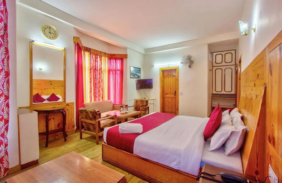 Hotel Royal The Mall Manali-1