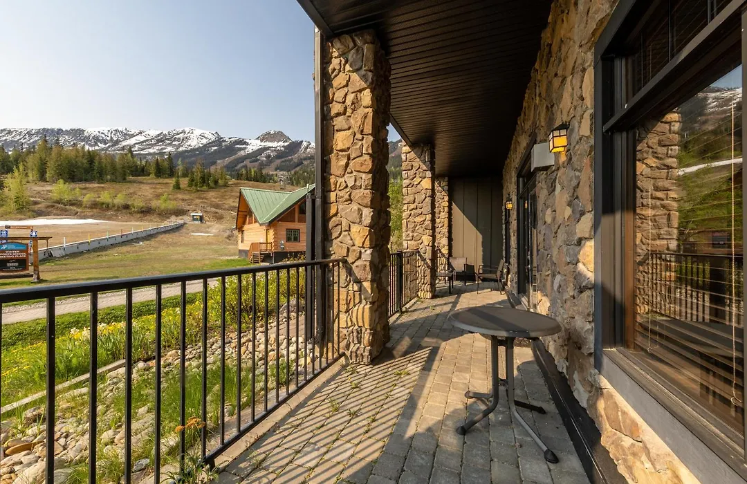 Glacier & Mountaineer Lodge-1