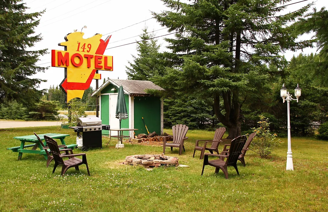 Motel 149-1