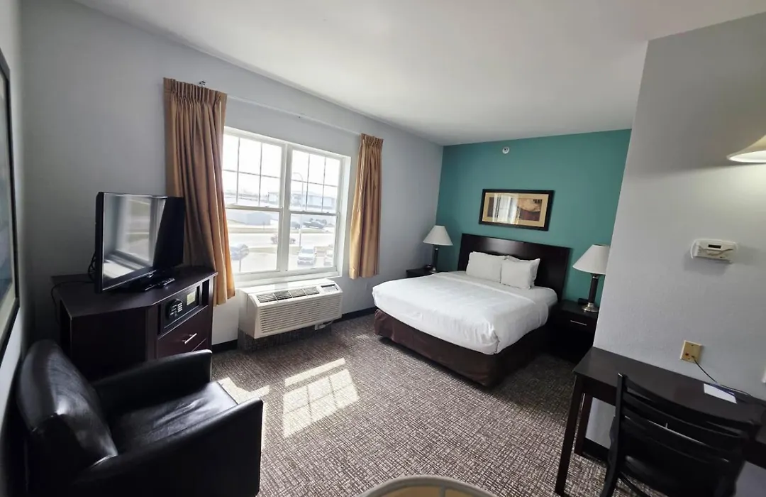 Mainstay Suites Minot-1