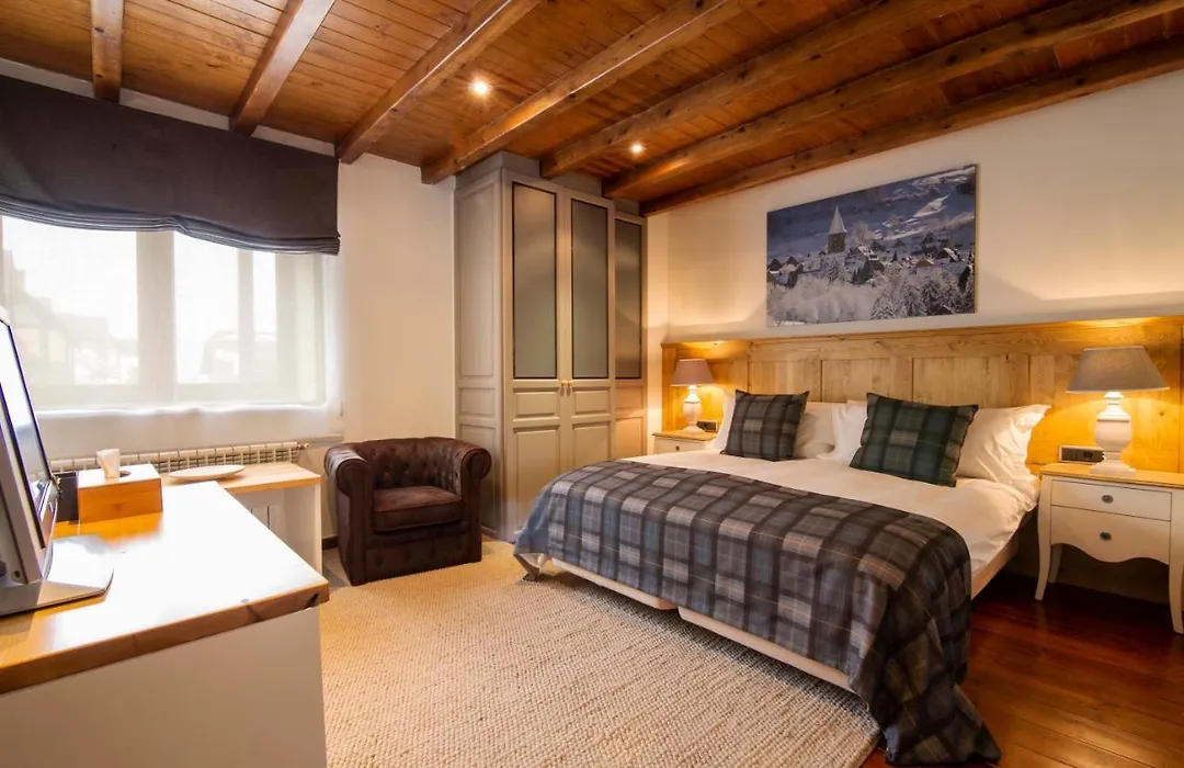 Eira Ski Lodge-1