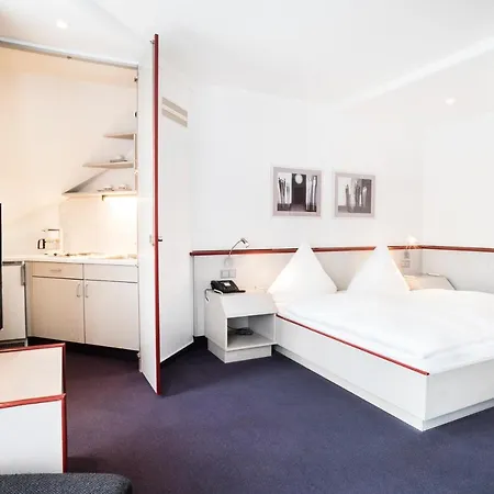 Hennedamm Hotel-2