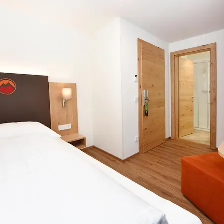 Hotel Alpenfeuer Montafon-3
