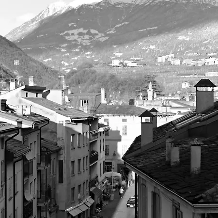 Hotel Bed & Rooms , Corte Rossa -1 Min Walk To Bernina Express-2