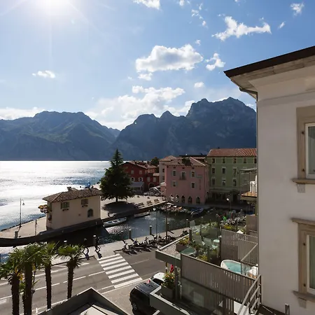 Hotel Lago Di Garda-2