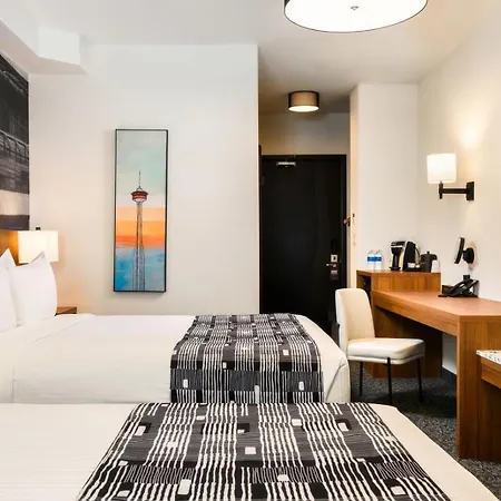 Acclaim Hotel By Clique-3
