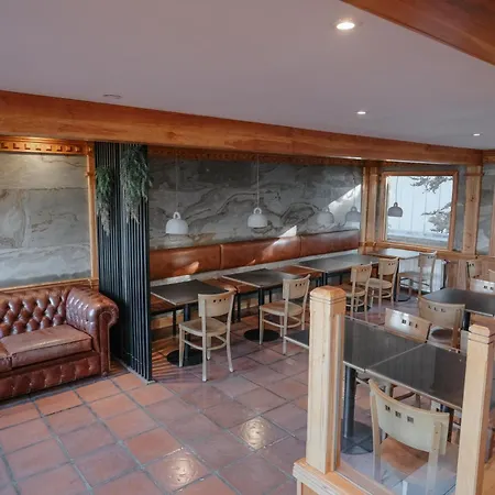 Hostal Del Bosque-2
