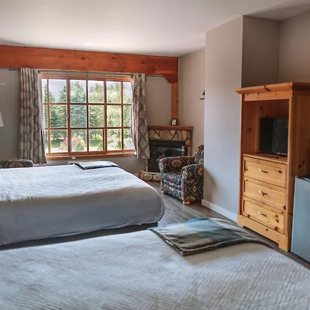 Glacier House Hotel & Resort-2