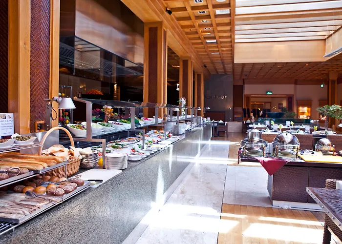 Radisson Blu , Deira Creek