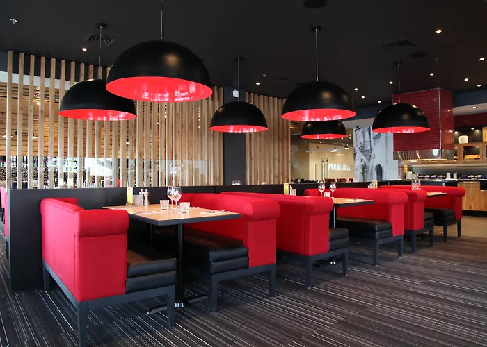Holiday Inn & Suites South - Conference Ctr By Ihg