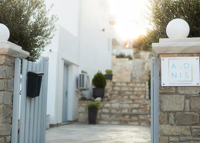 Cheap hotel: Adonis Hotel Studios & Apartments