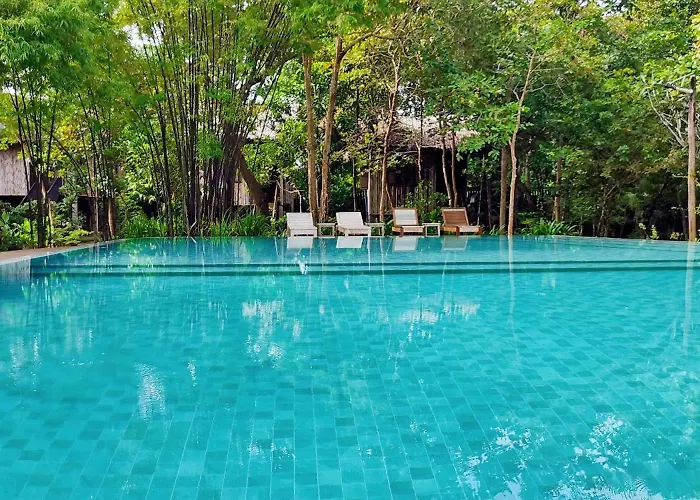 Palm Village & Spa