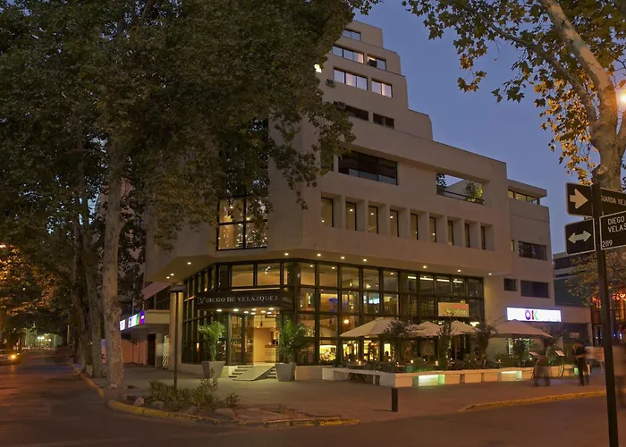 Hotel 3 estrelas: Hotel Diego De Velazquez