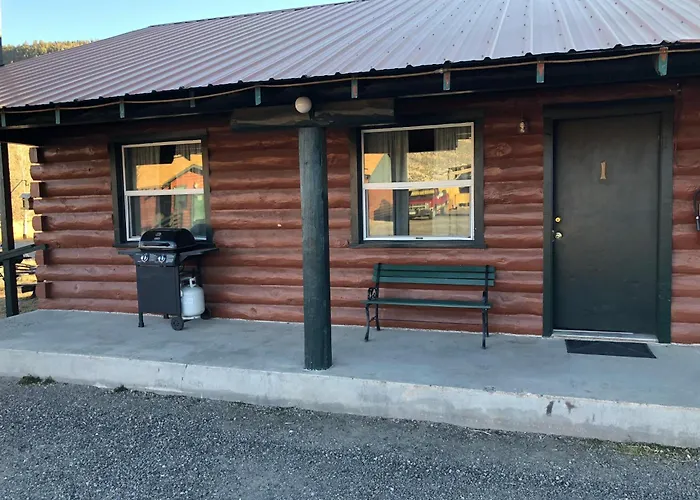 Bungalow rentals Foothills Lodge And Cabins