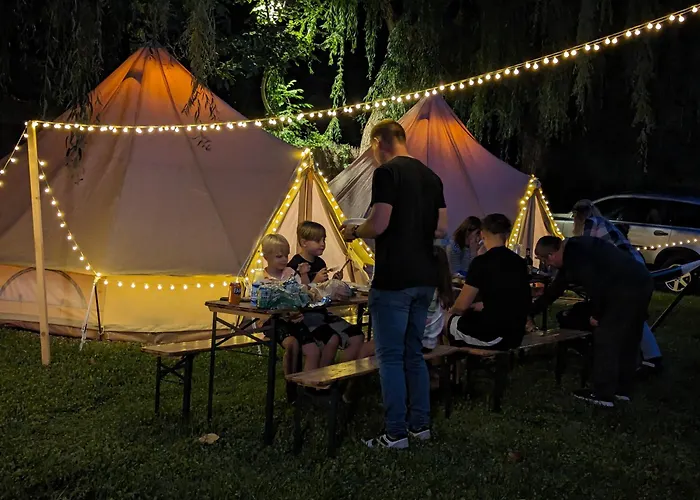 Hotel cerca del colegio: Camping Llavorsi